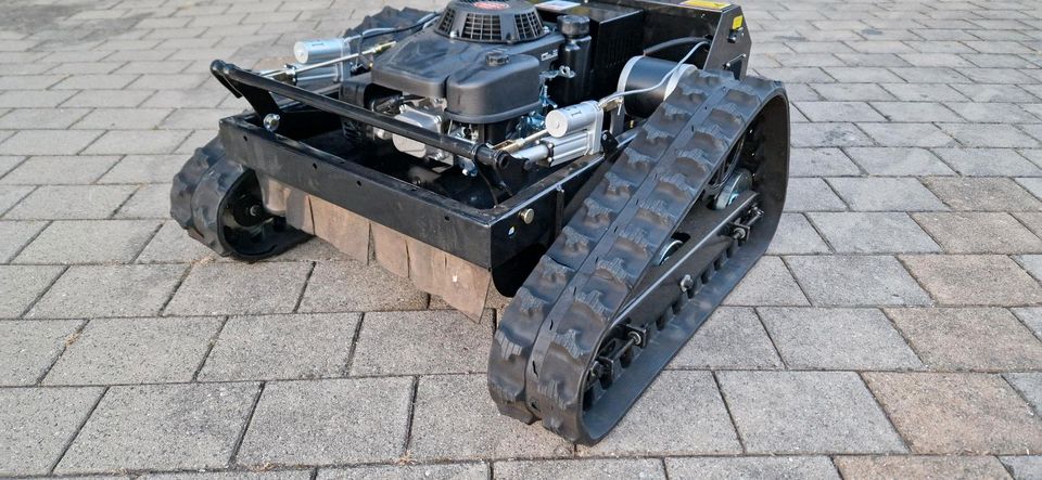 Raupe, Böschungsmäher, Hangmäher, Mähraupe Ferngesteuert