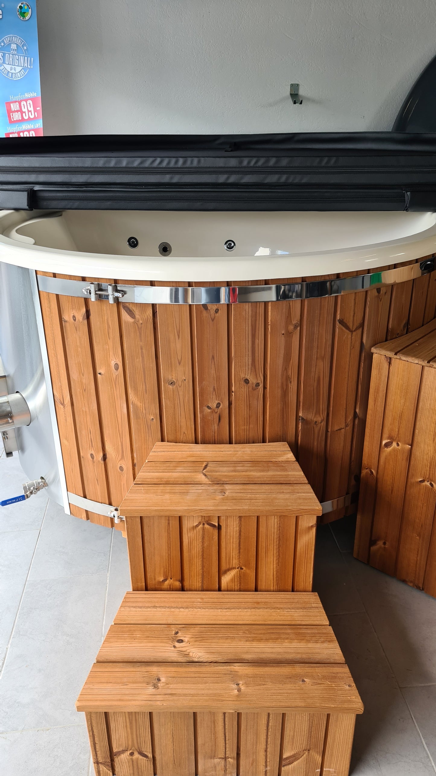 HOT TUB VON BADER24
