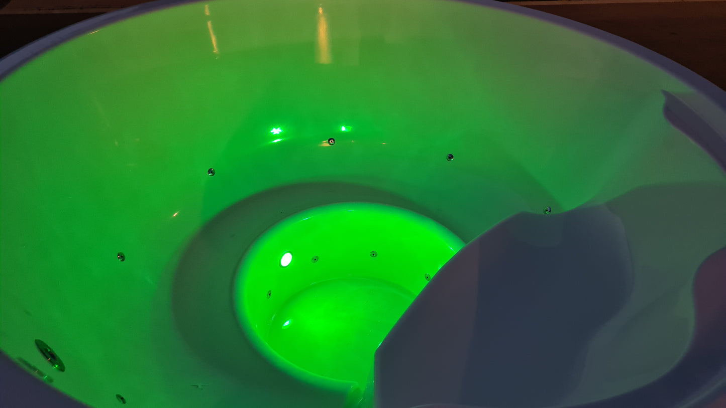 HOT TUB VON BADER24