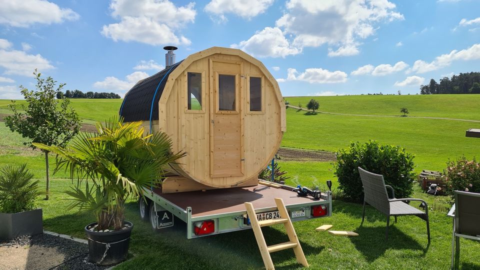 Mobile Fasssauna von bader24 im Garten