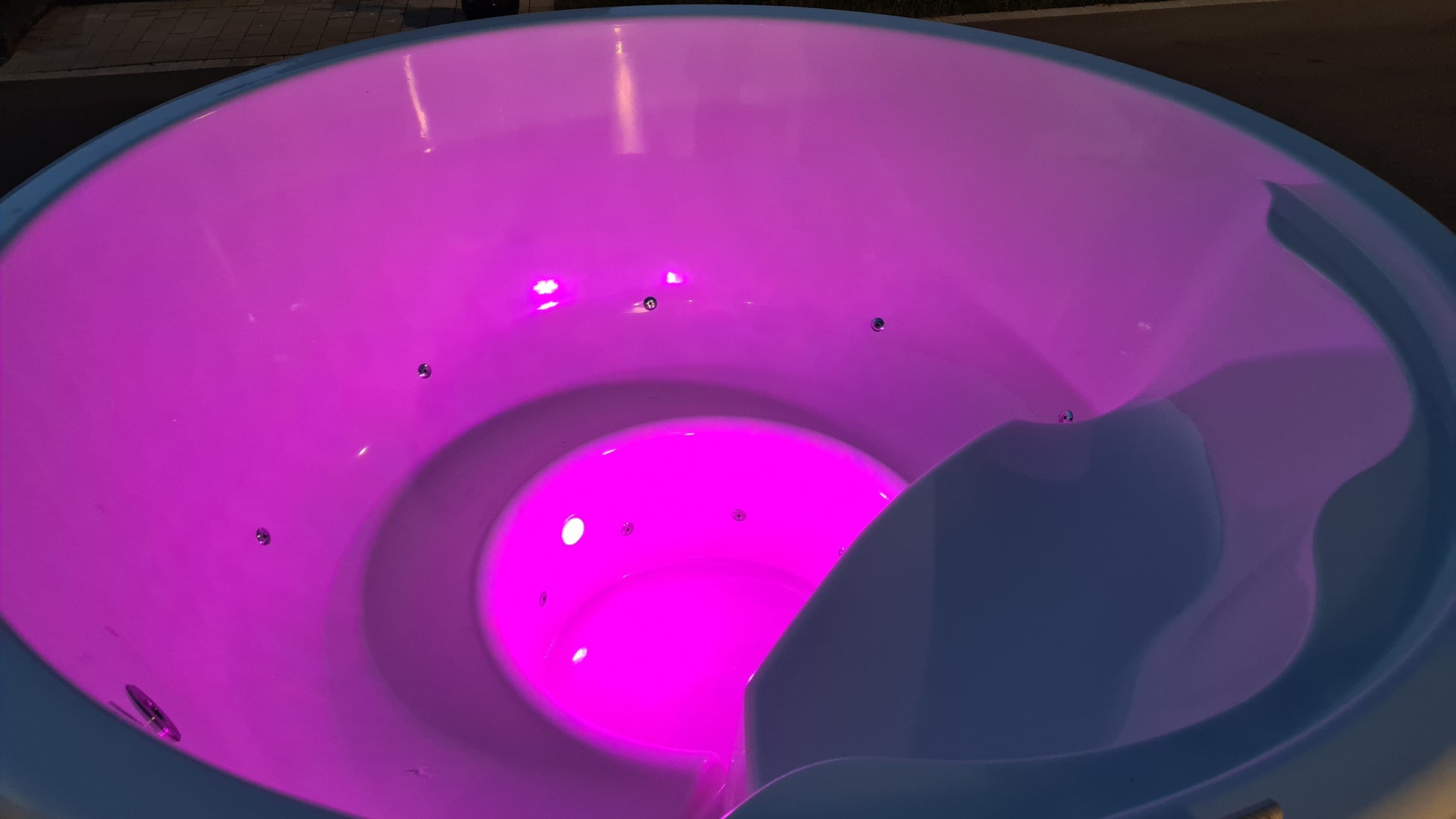 HOT TUB VON BADER24