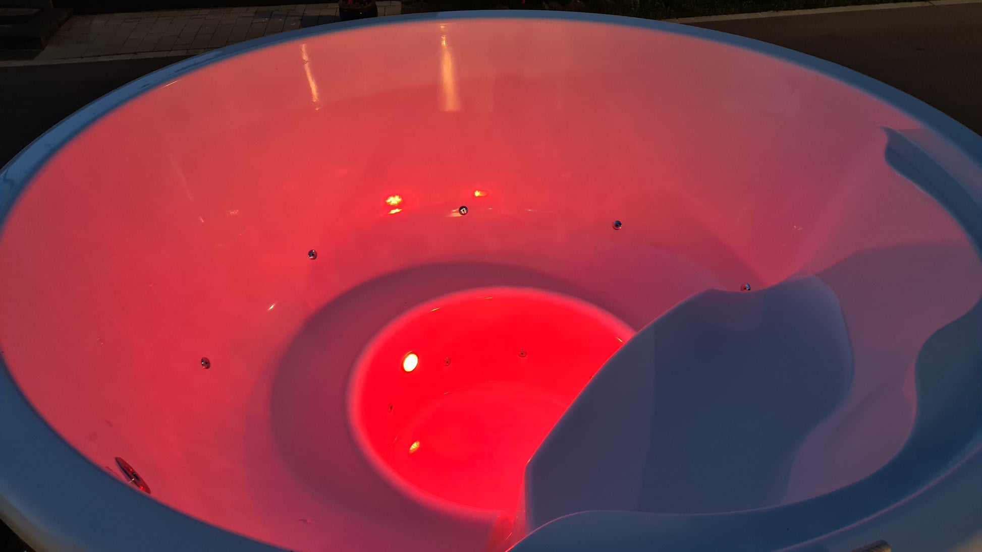 HOT TUB VON BADER24